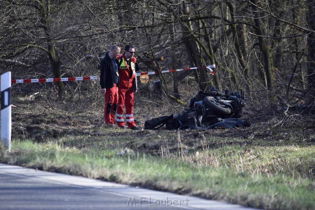 Schwerer VU Krad Fahrrad Koeln Porz Alte Koelnerstr P095.JPG - Miklos Laubert